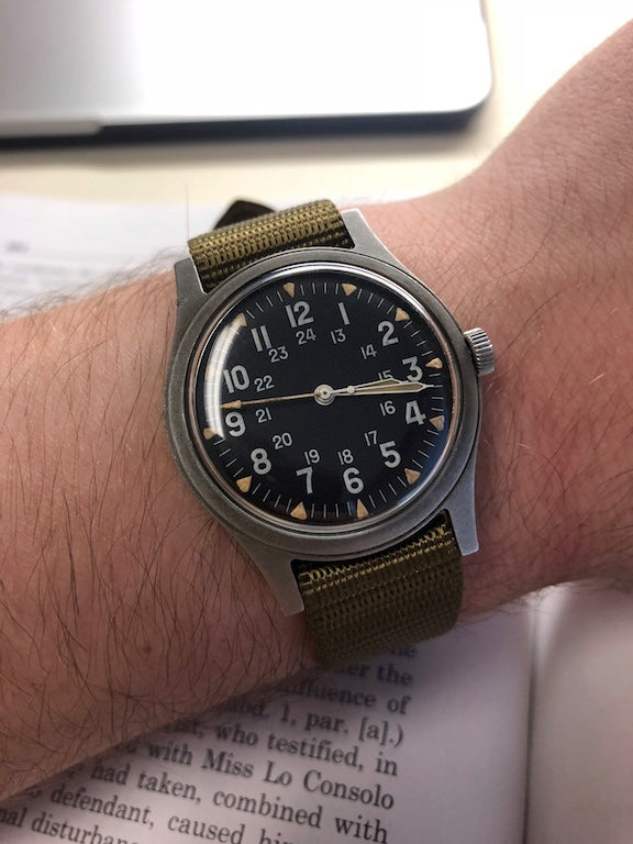 GG-W-113 U.S 1960s Pattern Automatic 100m/330ft Water Resistant Military Watch with Shatter and Scratch Resistant Sapphire Box Crystal