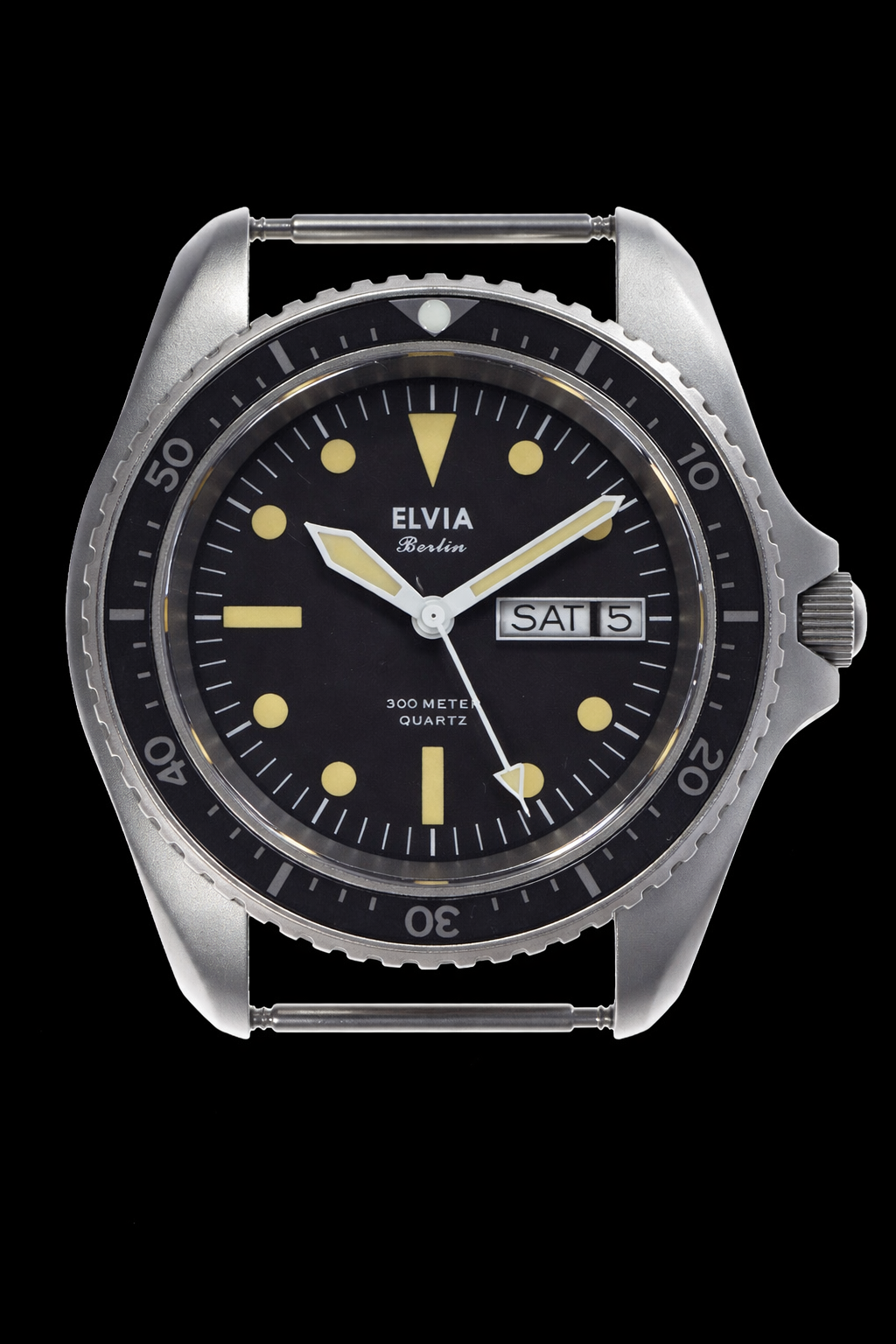 ELVIA Day/Date Military Divers Watch with Sapphire Crystal and Quartz Movement