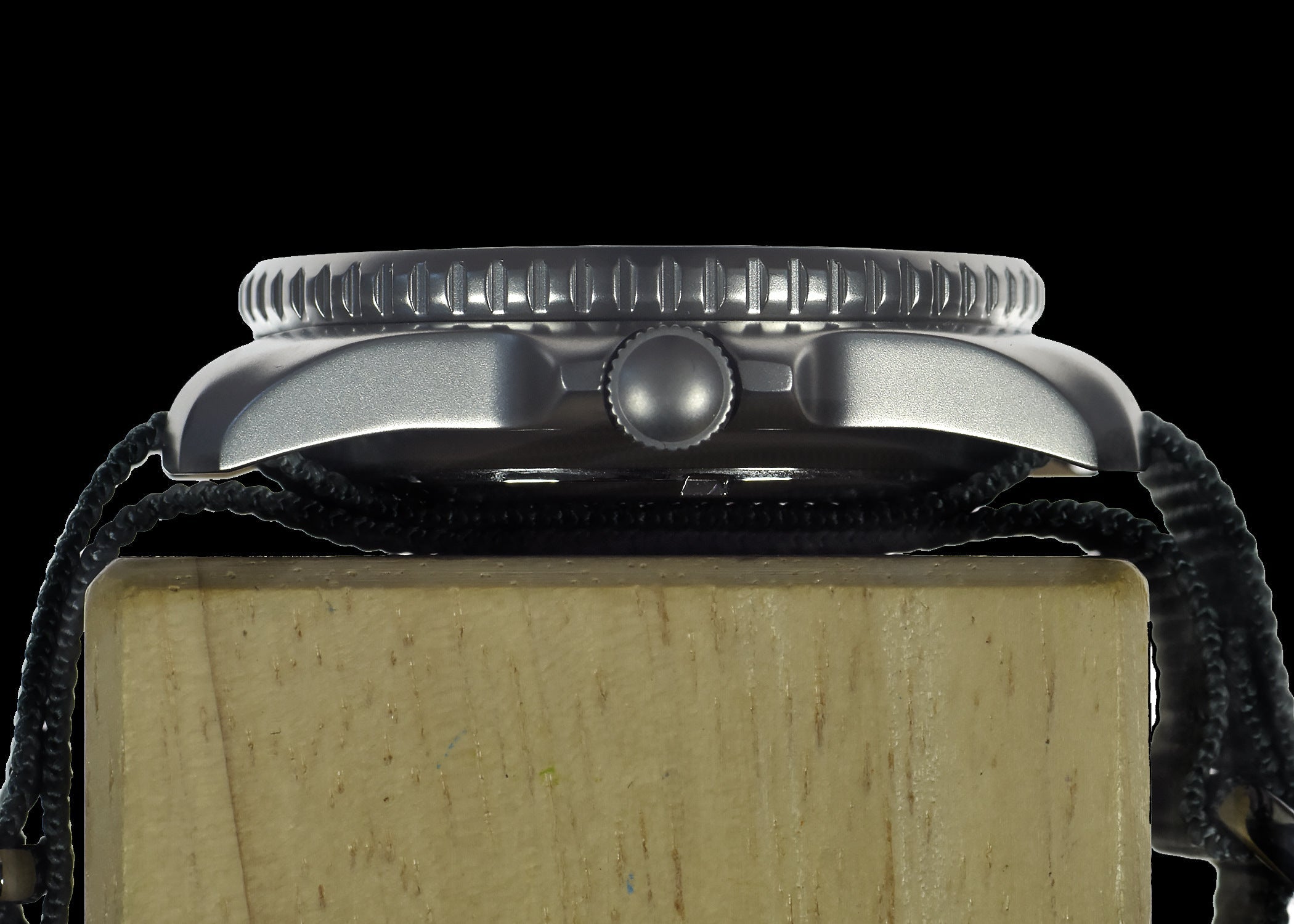 MWC 1999-2001 Pattern Automatic Military Divers Watch - Retro Luminous Paint, Sapphire Crystal, 60 Hour Power Reserve